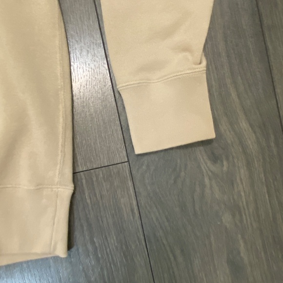 Jeff Koons x Uniqlo Seated Ballerina Tan Hoodie Size M - Picture 6 of 9